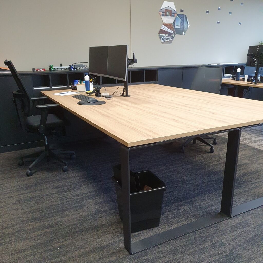 Bureaus en bovenbar voor kantine