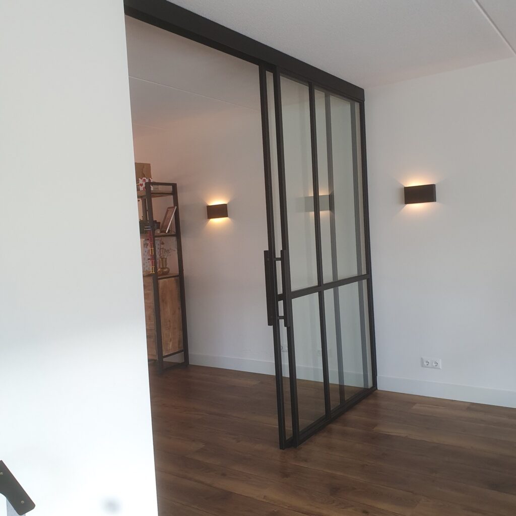 Stalen deuren metaal lemelerveld